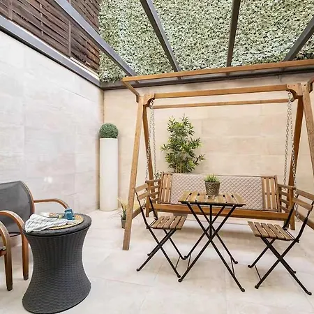 The Collection - Amazing 3 Bedroom With Indoor Pool Apartmán *
