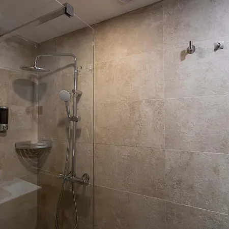 The Collection - Amazing 3 Bedroom With Indoor Pool * Barcelona