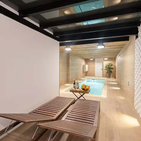 Apartmán The Collection - Amazing 3 Bedroom With Indoor Pool *