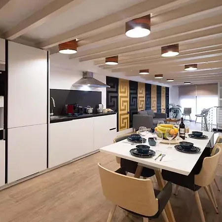 The Collection - Amazing 3 Bedroom With Indoor Pool *