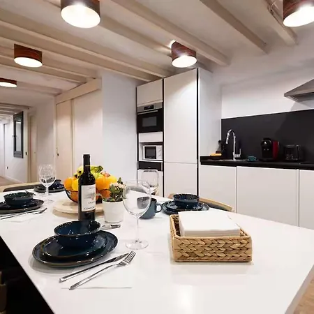 Apartmán The Collection - Amazing 3 Bedroom With Indoor Pool