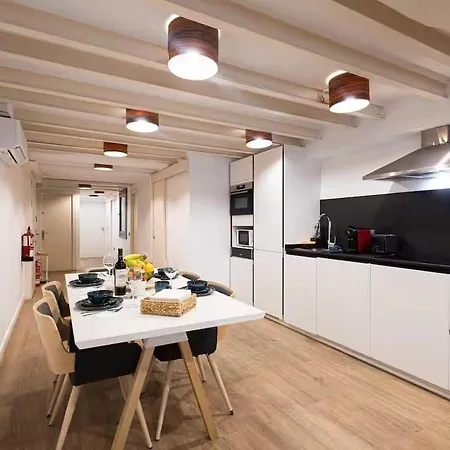 The Collection - Amazing 3 Bedroom With Indoor Pool Apartmán *