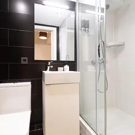 The Collection - Amazing 3 Bedroom With Indoor Pool Apartmán
