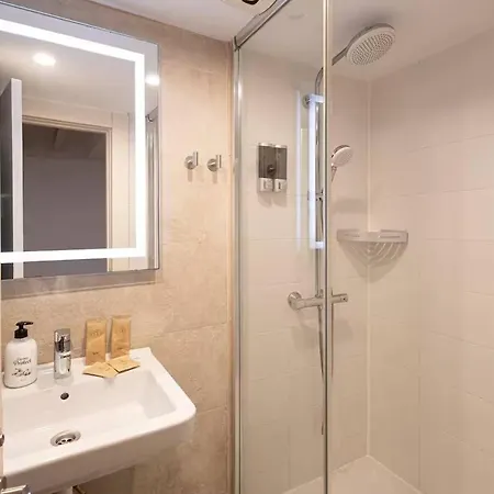 Apartmán The Collection - Amazing 3 Bedroom With Indoor Pool