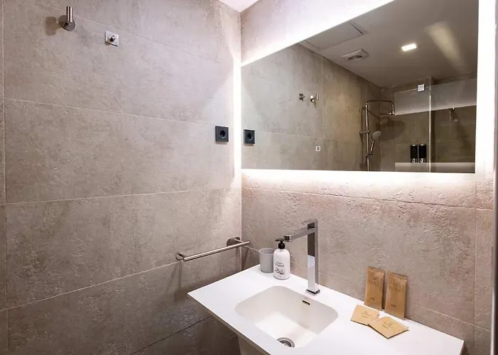 The Collection - Amazing 3 Bedroom With Indoor Pool Апартаменты *