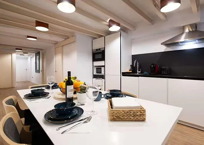 Апартаменты The Collection - Amazing 3 Bedroom With Indoor Pool