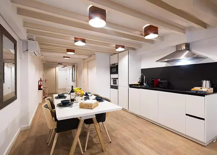 The Collection - Amazing 3 Bedroom With Indoor Pool Апартаменты *
