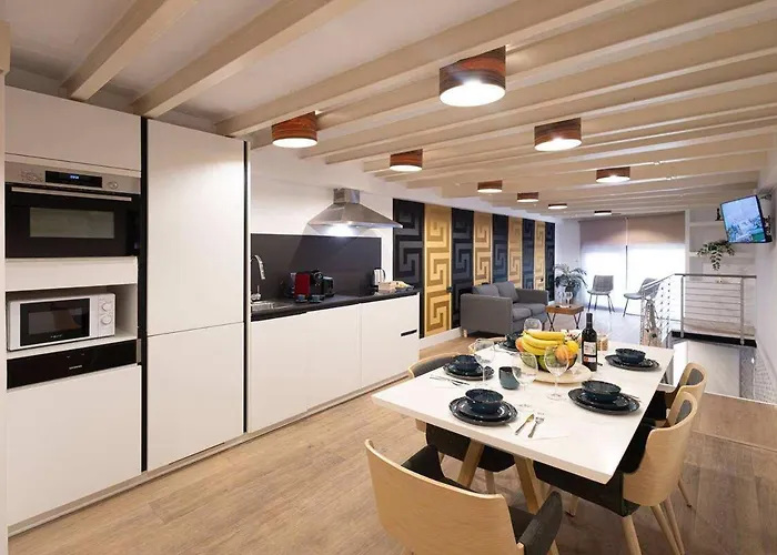 Апартаменты The Collection - Amazing 3 Bedroom With Indoor Pool *