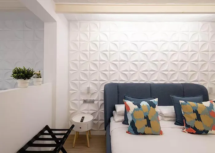 Апартаменты The Collection - Amazing 3 Bedroom With Indoor Pool Барселона