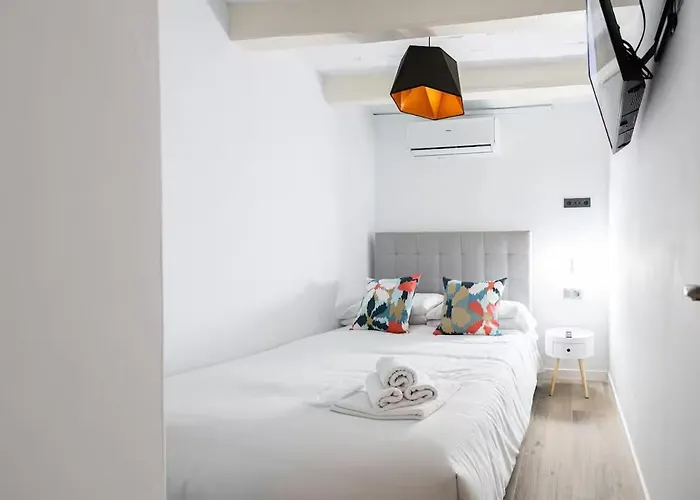 The Collection - Amazing 3 Bedroom With Indoor Pool Апартаменты *