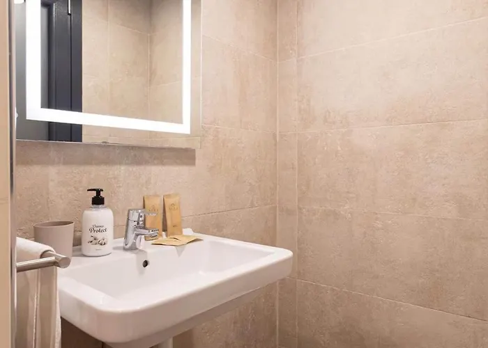 Апартаменты The Collection - Amazing 3 Bedroom With Indoor Pool Барселона