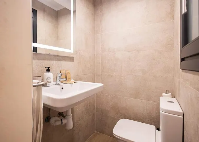 The Collection - Amazing 3 Bedroom With Indoor Pool Барселона